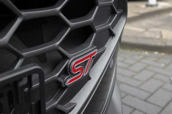 Ford Focus 2.3 Ecoboost 280pk ST-3 | Sper Differentieel | Panoramadak | Adaptive cruise control |Winter Pack | Trekhaak Afneembaar