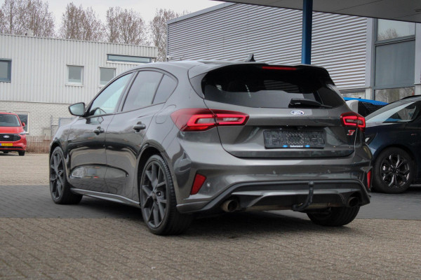 Ford Focus 2.3 Ecoboost 280pk ST-3 | Sper Differentieel | Panoramadak | Adaptive cruise control |Winter Pack | Trekhaak Afneembaar