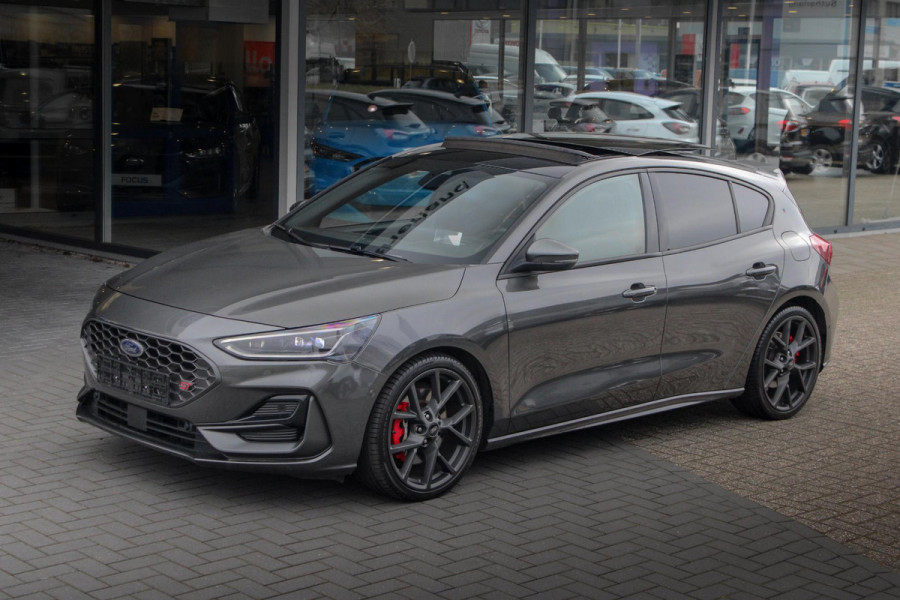 Ford Focus 2.3 Ecoboost 280pk ST-3 | Sper Differentieel | Panoramadak | Adaptive cruise control |Winter Pack | Trekhaak Afneembaar