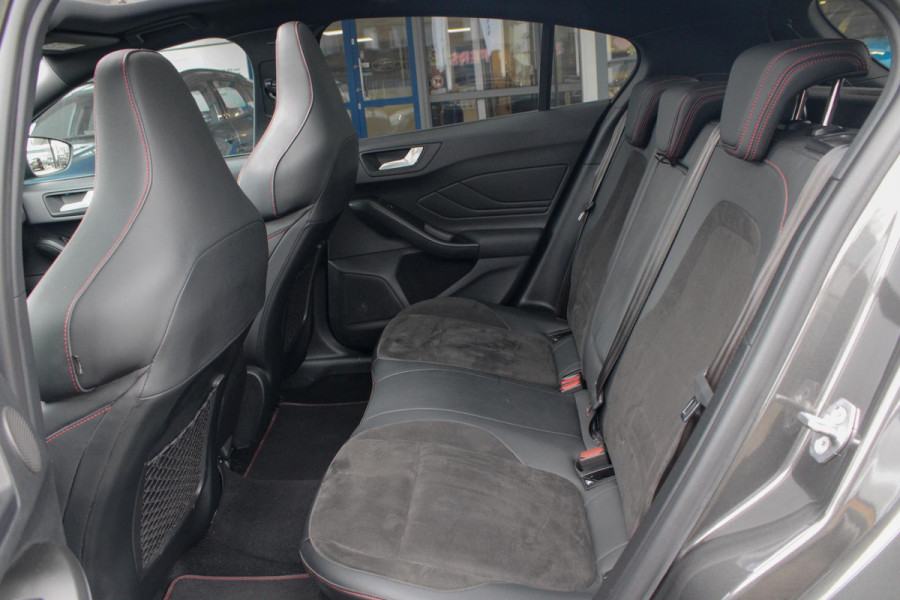 Ford Focus 2.3 Ecoboost 280pk ST-3 | Sper Differentieel | Panoramadak | Adaptive cruise control |Winter Pack | Trekhaak Afneembaar