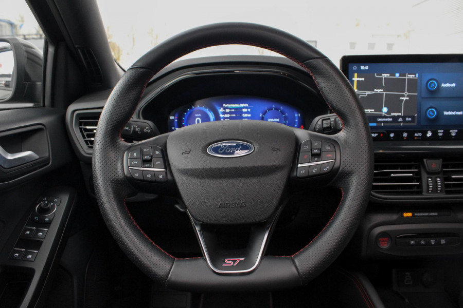 Ford Focus 2.3 Ecoboost 280pk ST-3 | Sper Differentieel | Panoramadak | Adaptive cruise control |Winter Pack | Trekhaak Afneembaar