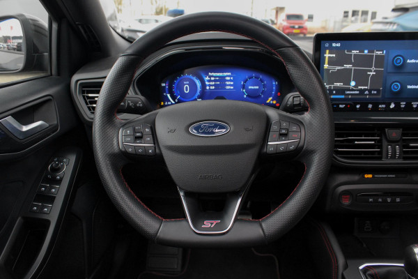 Ford Focus 2.3 Ecoboost 280pk ST-3 | Sper Differentieel | Panoramadak | Adaptive cruise control |Winter Pack | Trekhaak Afneembaar