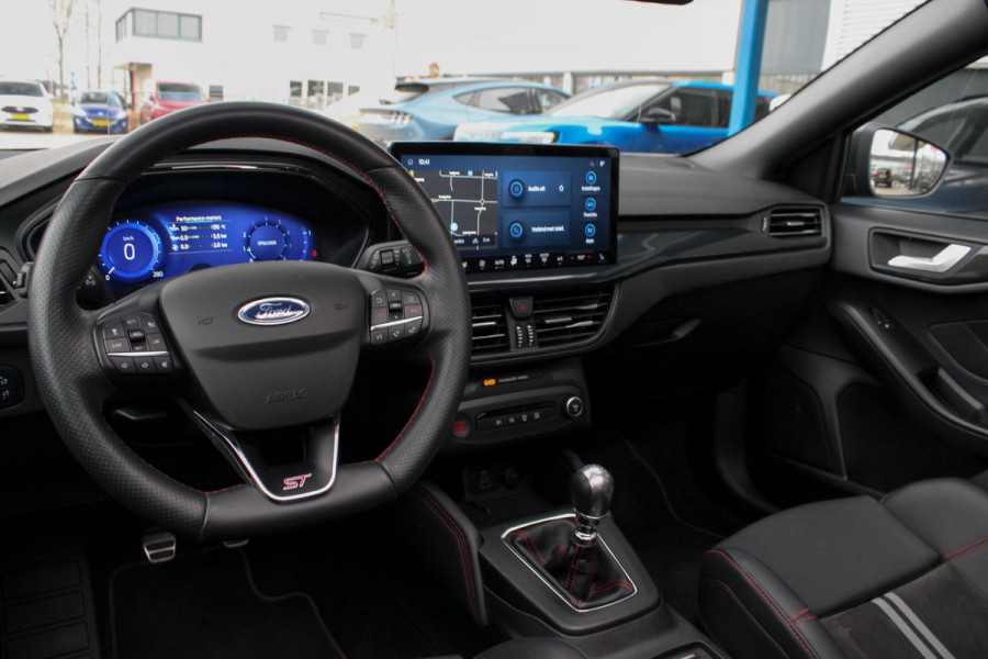 Ford Focus 2.3 Ecoboost 280pk ST-3 | Sper Differentieel | Panoramadak | Adaptive cruise control |Winter Pack | Trekhaak Afneembaar