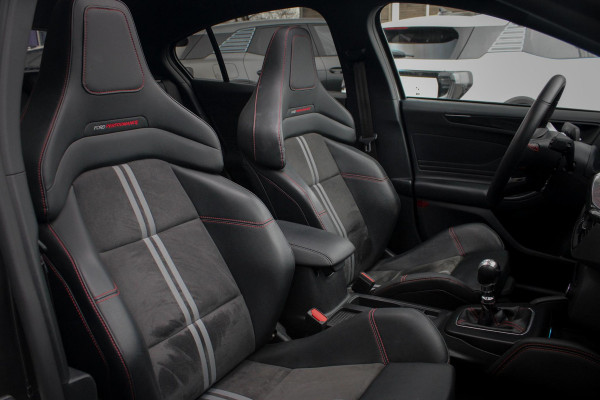 Ford Focus 2.3 Ecoboost 280pk ST-3 | Sper Differentieel | Panoramadak | Adaptive cruise control |Winter Pack | Trekhaak Afneembaar