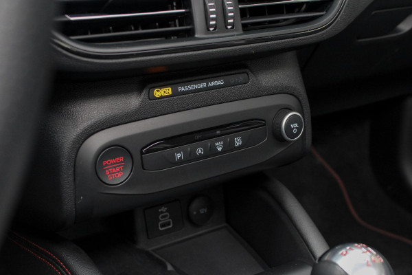 Ford Focus 2.3 Ecoboost 280pk ST-3 | Sper Differentieel | Panoramadak | Adaptive cruise control |Winter Pack | Trekhaak Afneembaar