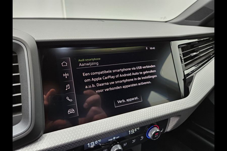 Audi A1 Sportback 35 TFSI S Line 150pk Dealer O.H | Apple Carplay | S Line Sportstoelen Verwarmd | LED Koplampen | Virtual | 17"L.M | Laneassist |