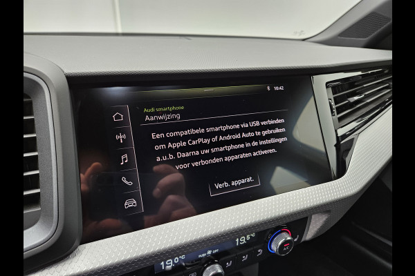 Audi A1 Sportback 35 TFSI S Line 150pk Dealer O.H | Apple Carplay | S Line Sportstoelen Verwarmd | LED Koplampen | Virtual | 17"L.M | Laneassist |