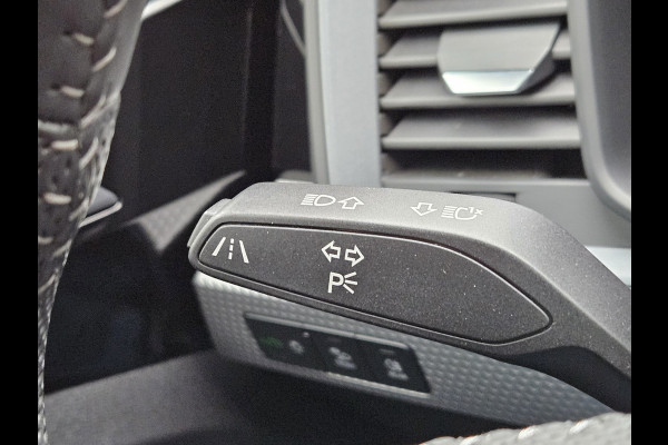 Audi A1 Sportback 35 TFSI S Line 150pk Dealer O.H | Apple Carplay | S Line Sportstoelen Verwarmd | LED Koplampen | Virtual | 17"L.M | Laneassist |