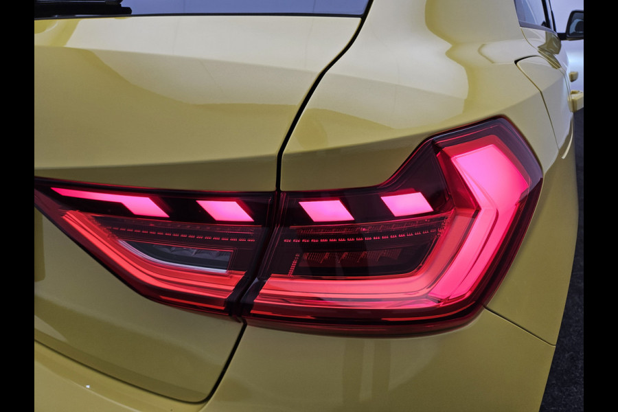 Audi A1 Sportback 35 TFSI S Line 150pk Dealer O.H | Apple Carplay | S Line Sportstoelen Verwarmd | LED Koplampen | Virtual | 17"L.M | Laneassist |