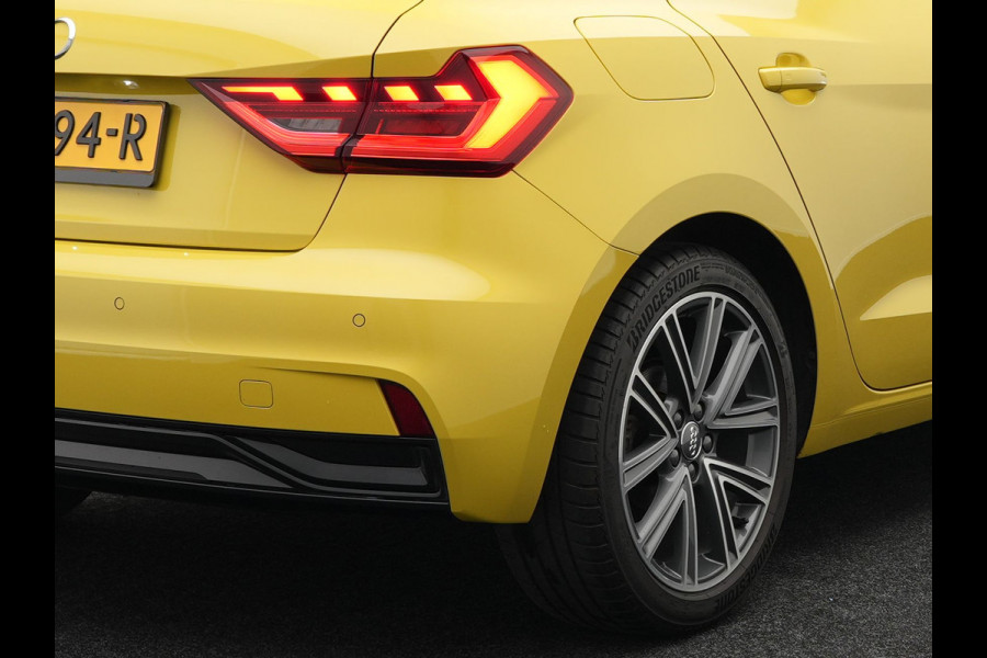 Audi A1 Sportback 35 TFSI S Line 150pk Dealer O.H | Apple Carplay | S Line Sportstoelen Verwarmd | LED Koplampen | Virtual | 17"L.M | Laneassist |