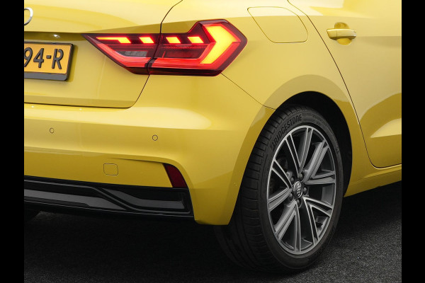 Audi A1 Sportback 35 TFSI S Line 150pk Dealer O.H | Apple Carplay | S Line Sportstoelen Verwarmd | LED Koplampen | Virtual | 17"L.M | Laneassist |