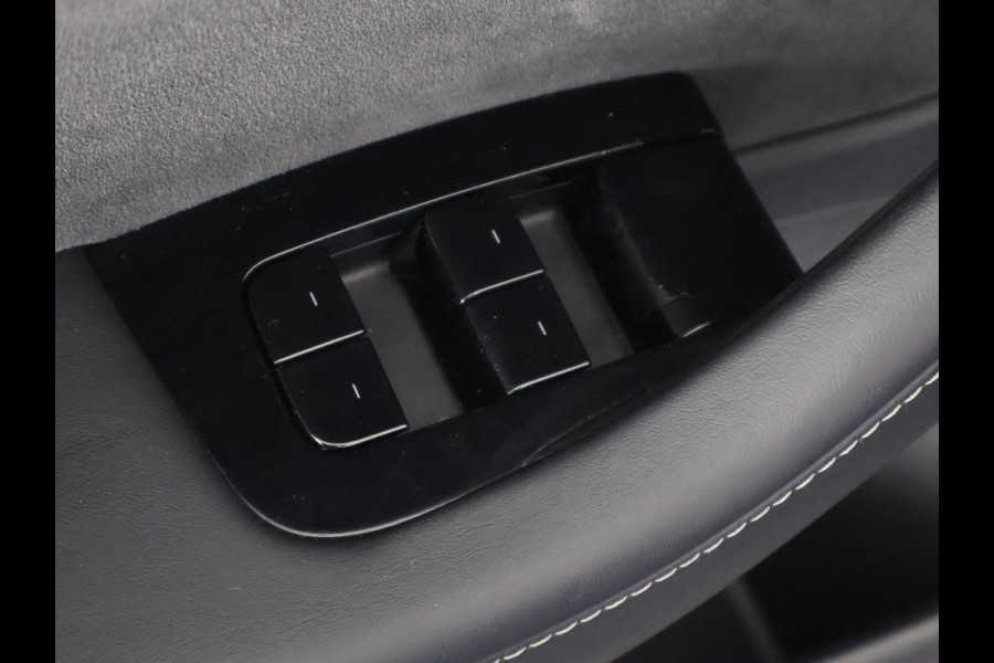 Tesla Model 3 Black Sport Pack Standard RWD Plus 60 kWh