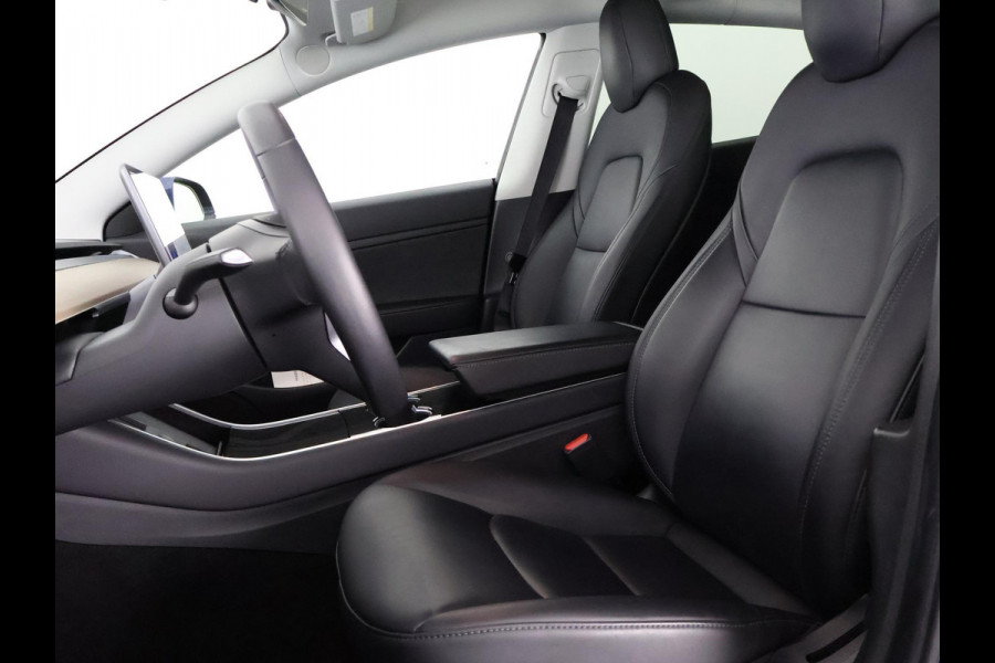 Tesla Model 3 Black Sport Pack Standard RWD Plus 60 kWh