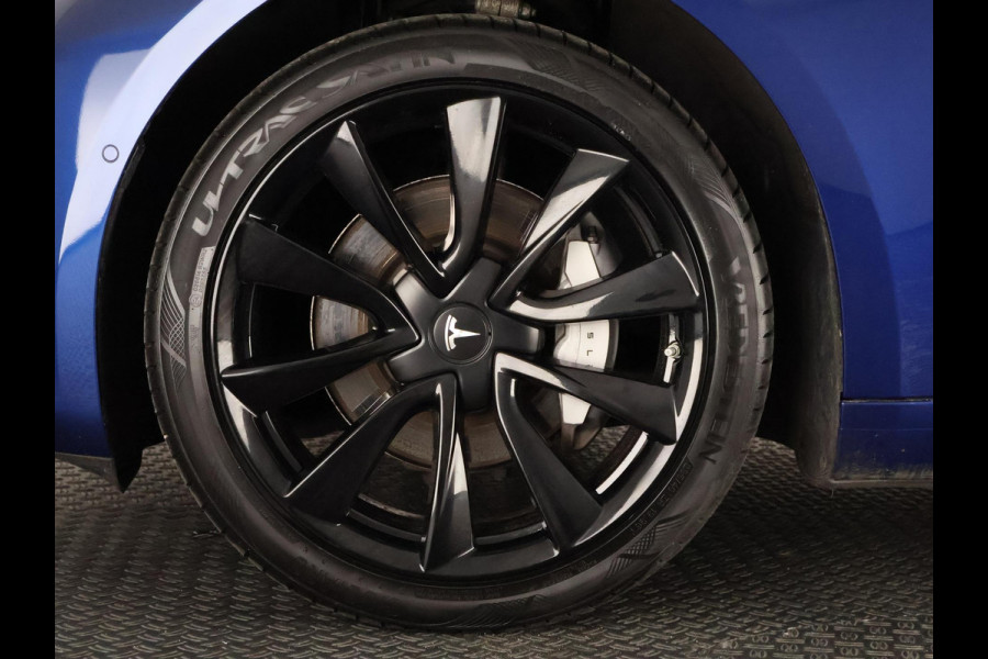 Tesla Model 3 Black Sport Pack Standard RWD Plus 60 kWh