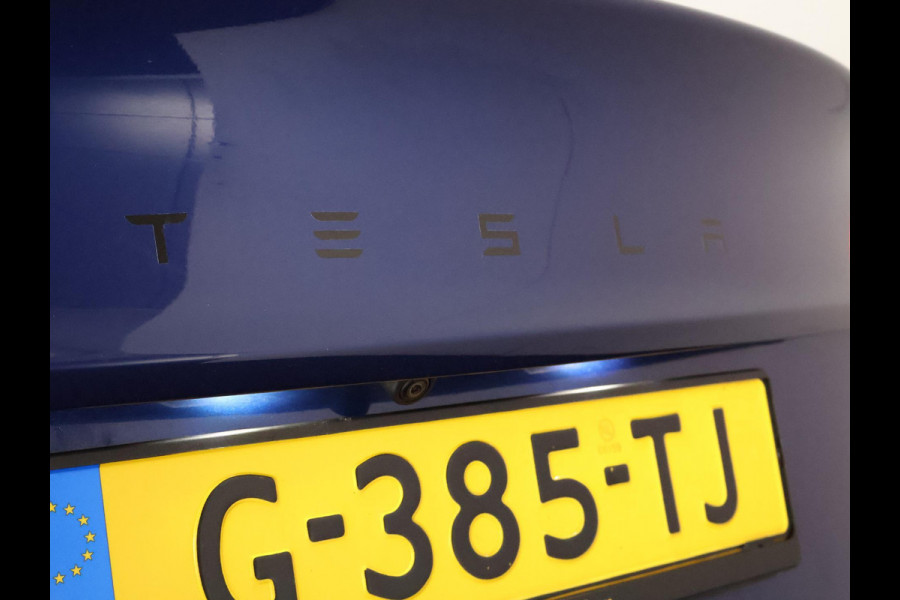 Tesla Model 3 Black Sport Pack Standard RWD Plus 60 kWh