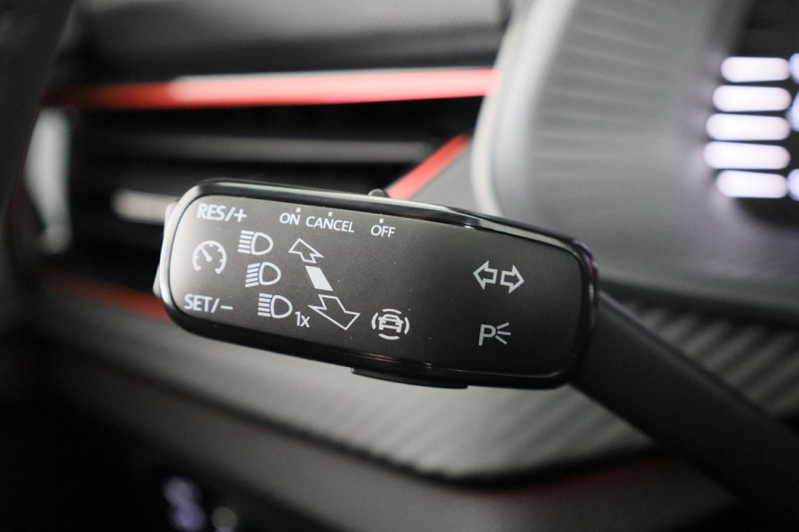 Škoda SCALA Monte Carlo 1.0 TSI 115 pk 7 versn. DSG | Panoramadak | Winter pakket | Parkeercamera