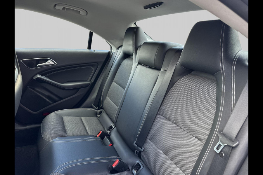 Mercedes-Benz CLA-Klasse 180 Ambition | automaat | dealer onderhouden