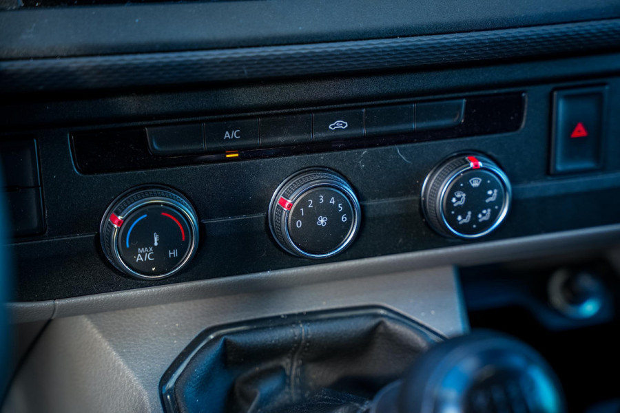 Volkswagen Transporter 2.0 TDI L1H1 28 Cruise Airco PDC Carplay