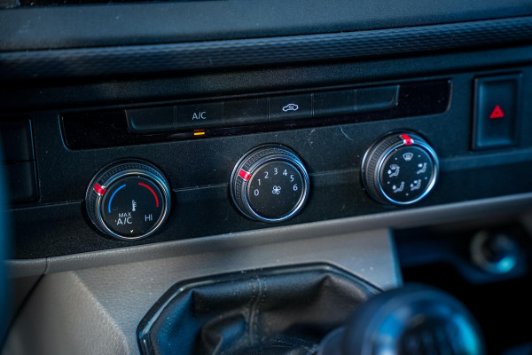 Volkswagen Transporter 2.0 TDI L1H1 28 Cruise Airco PDC Carplay
