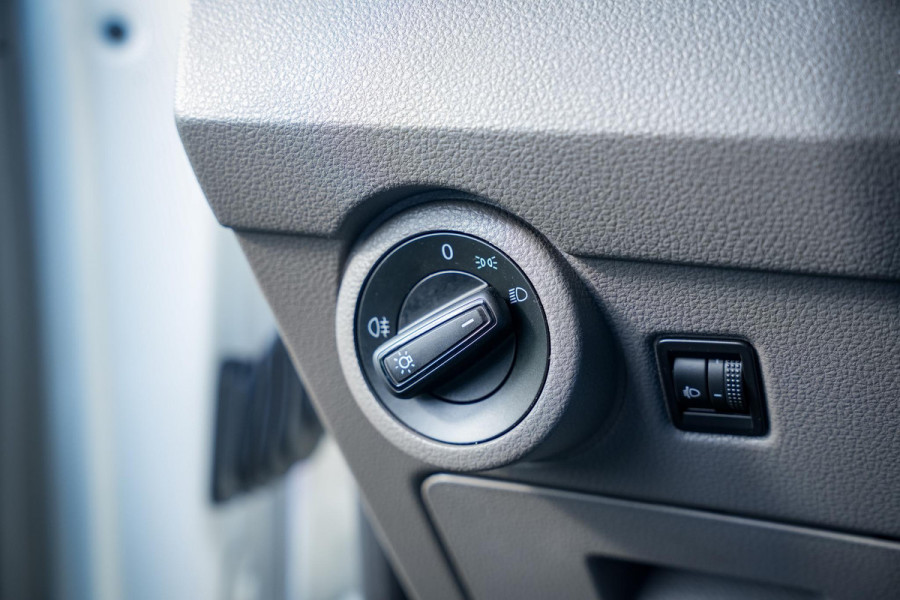 Volkswagen Transporter 2.0 TDI L1H1 28 Cruise Airco PDC Carplay
