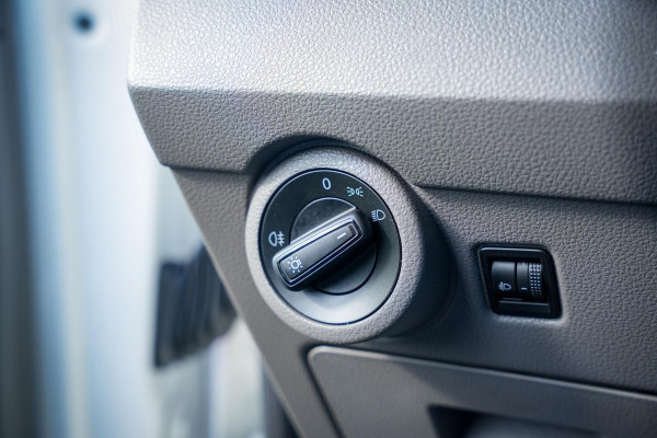 Volkswagen Transporter 2.0 TDI L1H1 28 Cruise Airco PDC Carplay
