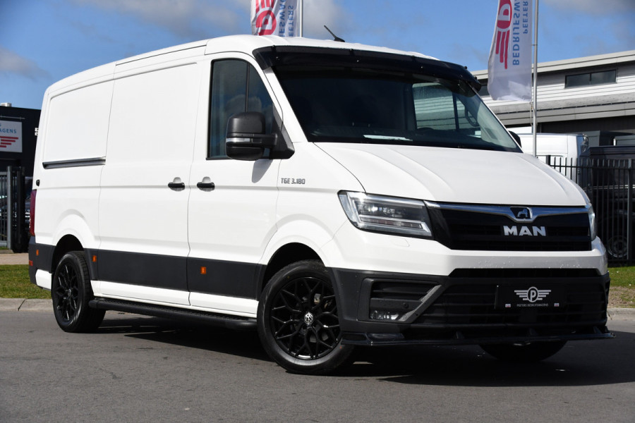 MAN TGE 35 2.0 L3H2 Black & White Edition Adaptieve Cruise, Camera, Carplay, 177PK, LED, Sensoren, Trekhaak, Stoelverwarming, UNIEK!