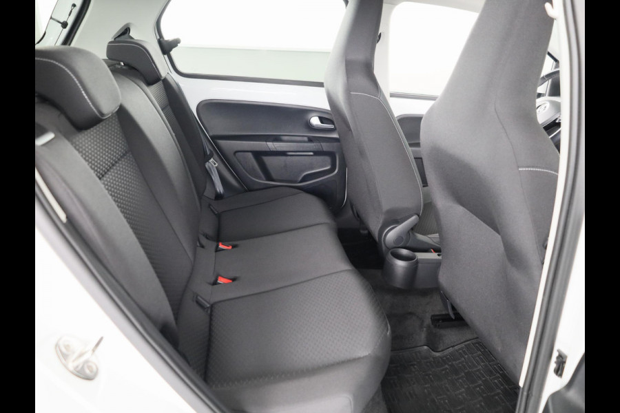 Volkswagen e-Up! e-up! Style Active 83 pk | Navigatie via App | Autom. airco | Cruise control | Achteruitrijcamera | Stoelverwarming |