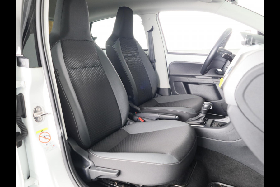 Volkswagen e-Up! e-up! Style Active 83 pk | Navigatie via App | Autom. airco | Cruise control | Achteruitrijcamera | Stoelverwarming |
