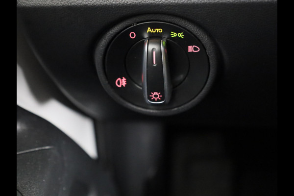 Volkswagen e-Up! e-up! Style Active 83 pk | Navigatie via App | Autom. airco | Cruise control | Achteruitrijcamera | Stoelverwarming |