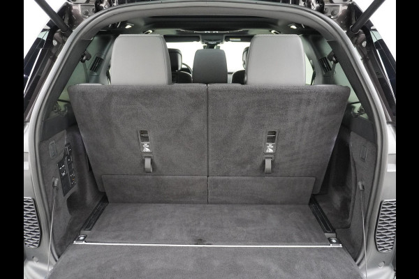 Land Rover Discovery 3.0 D300 R-Dynamic SE 7p. NIEUW MODEL | PANO | 360 CAMERA | 7 PERSOONS