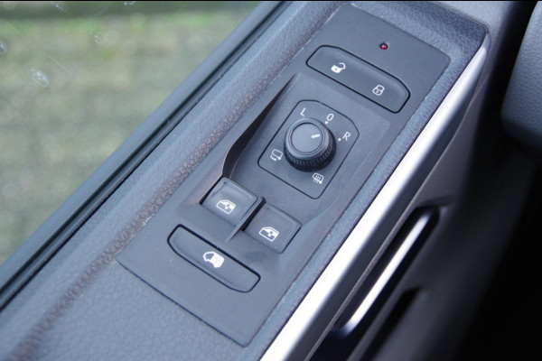 Volkswagen Transporter 2.0 TDI BULLI L2 150PK AUT. LED, LEDER, VIRTUAL, ADAPT. CRUISE, CAMERA, NAVI, AIRCO, PDC, APPLE CARPLAY