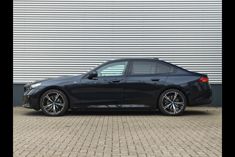 BMW 5 Serie 530e M-Sport - Pano - Driving Ass Prof - Stoelventilatie - Harman Kardon