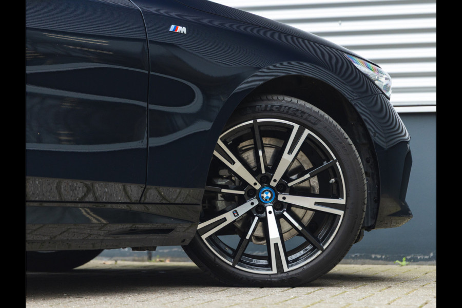 BMW 5 Serie 530e M-Sport - Pano - Driving Ass Prof - Stoelventilatie - Harman Kardon