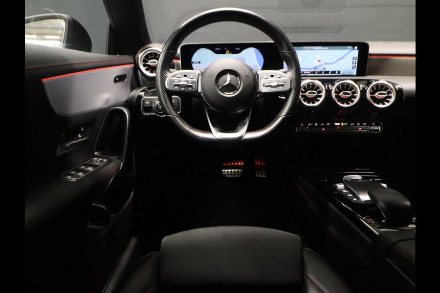 Mercedes-Benz CLA-Klasse Shooting Brake 200 AMG Night [APPLE CARPLAY, CAMERA + SENSOREN, CRUISE CONTROL, SFEERLICHT, KEYLESS, STOELVERWARMING, TREKHAAK, ELEK. ACHTERKLEP, NIEUWSTAAT]