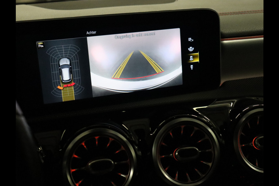 Mercedes-Benz CLA-Klasse Shooting Brake 200 AMG Night [APPLE CARPLAY, CAMERA + SENSOREN, CRUISE CONTROL, SFEERLICHT, KEYLESS, STOELVERWARMING, TREKHAAK, ELEK. ACHTERKLEP, NIEUWSTAAT]