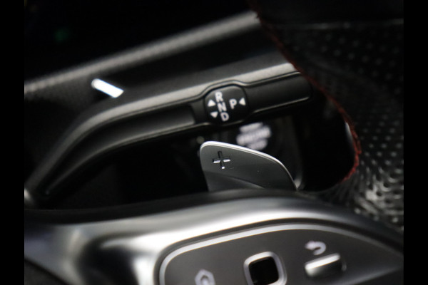 Mercedes-Benz CLA-Klasse Shooting Brake 200 AMG Night [APPLE CARPLAY, CAMERA + SENSOREN, CRUISE CONTROL, SFEERLICHT, KEYLESS, STOELVERWARMING, TREKHAAK, ELEK. ACHTERKLEP, NIEUWSTAAT]