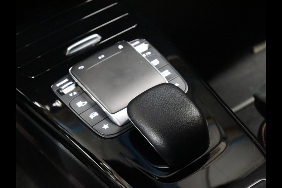 Mercedes-Benz CLA-Klasse Shooting Brake 200 AMG Night [APPLE CARPLAY, CAMERA + SENSOREN, CRUISE CONTROL, SFEERLICHT, KEYLESS, STOELVERWARMING, TREKHAAK, ELEK. ACHTERKLEP, NIEUWSTAAT]