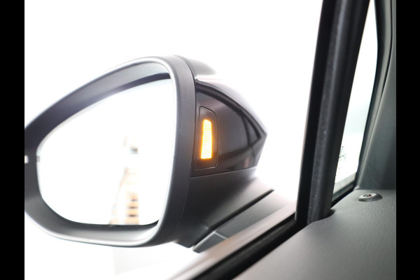 Volkswagen ID.7 Tourer Pro Business 77 kWh 286pk|Pano.dak| 20'LM-velgen| verwarmde stoelen,voorraam en stuur..
