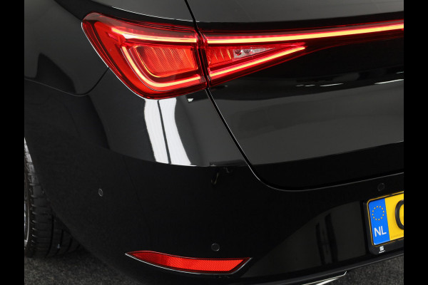 Seat Leon Sportstourer 1.5 TSI e-Hybrid FR PHEV First Edition 204pk Plug in Hybrid | Keyless Entry | 18 inch Lichtmetalen velgen | Verwarmbare voorstoelen