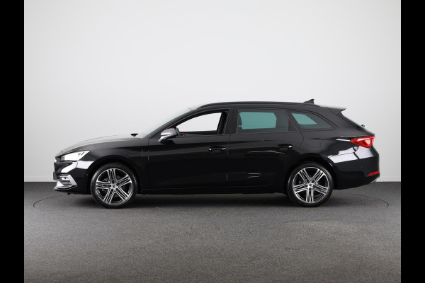 Seat Leon Sportstourer 1.5 TSI e-Hybrid FR PHEV First Edition 204pk Plug in Hybrid | Keyless Entry | 18 inch Lichtmetalen velgen | Verwarmbare voorstoelen