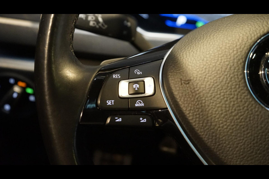 Volkswagen T-Roc 2.0 TSI 4Motion Sport AUTOMAAT-ACC-BEATS-DAB-LED-LEDER-NAVIGATIE-PANORAMA-TREKHAAK-VIRTUEEL