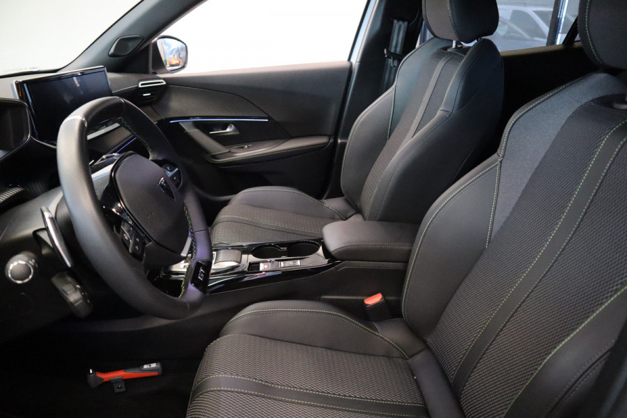 Peugeot 2008 1.2 PureTech 130 GT Dab+ PDC  VCP 17LMV  130PK Navigatie