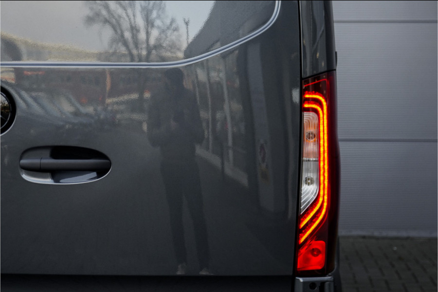 Mercedes-Benz Sprinter 319 1.9 CDI L2H1 BPM Vrij Black Pack Distronic Camera Trekhaak 3.5T