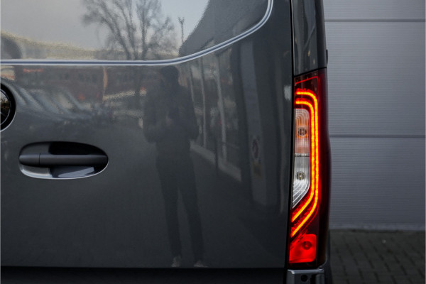 Mercedes-Benz Sprinter 319 1.9 CDI L2H1 BPM Vrij Black Pack Distronic Camera Trekhaak 3.5T