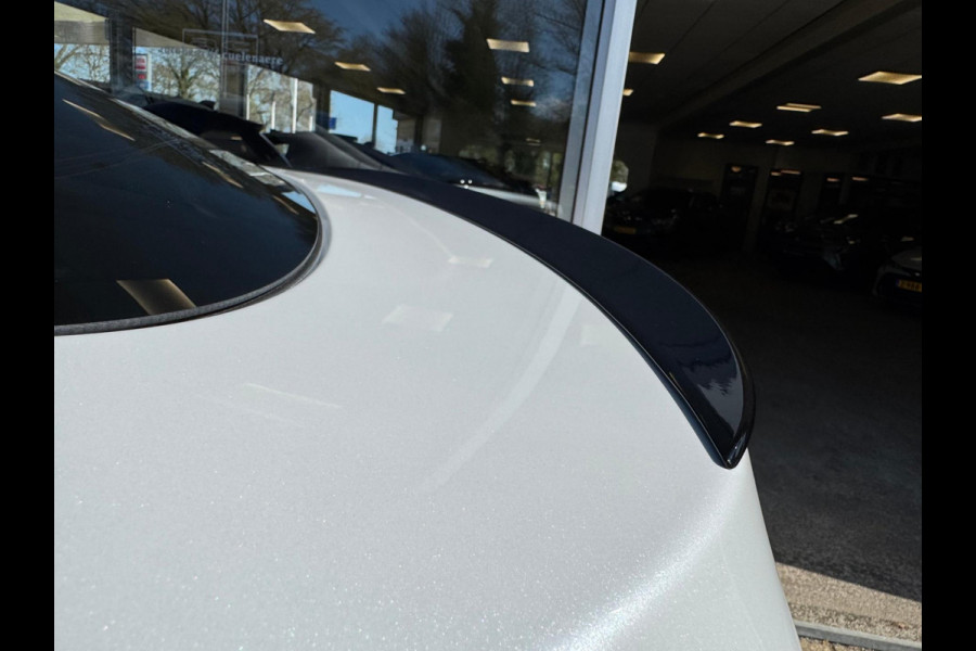 Renault Arkana TCe 140 EDC R.S. Line Zwart dak / Groot Navi / Stoel verwarming