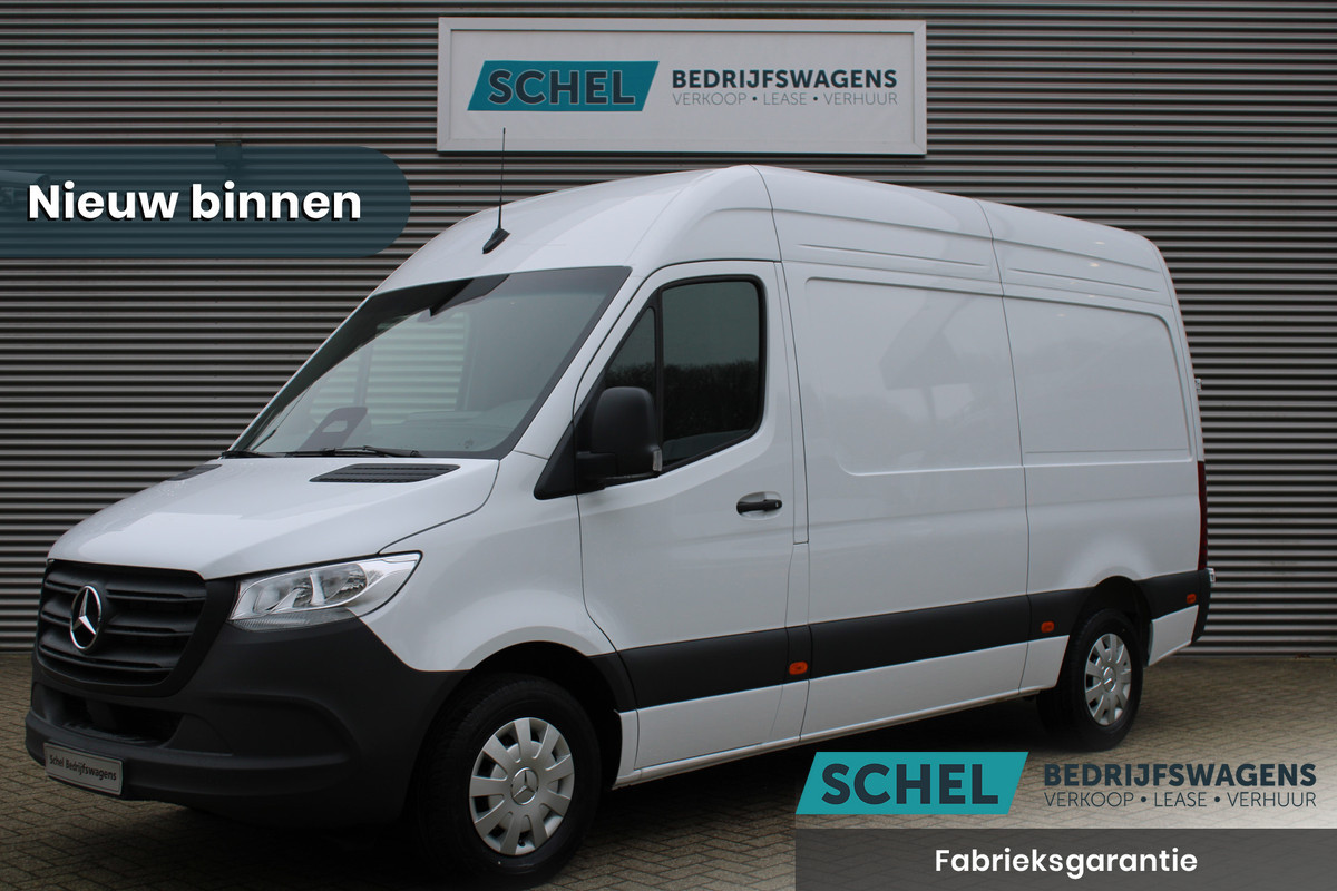 Mercedes-Benz Sprinter 317CDI L2H2 Pro - Mbux 10 - 3.5t Trekhaak - Betimmering - Camera - Carplay - Bind spot - Cruise - Smartphone integratie - Rijkla Mercedes-Benz Sprinter 317CDI L2H2 Pro - Mbux 10 - 3.5t Trekhaak - Betimmering - Camera - Carplay - Bind spot - Cruise - Smartphone integratie - Rijkla