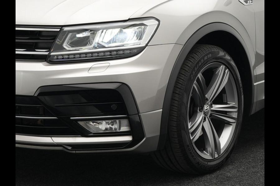 Volkswagen Tiguan 1.4 TSI ACT Comfortline Business R 150pk DSG | Trekhaak af Fabriek | Adaptive Cruise | Apple Carplay | 19"L.M | LED Koplampen | Stoelverwarming | Navi Full Map |