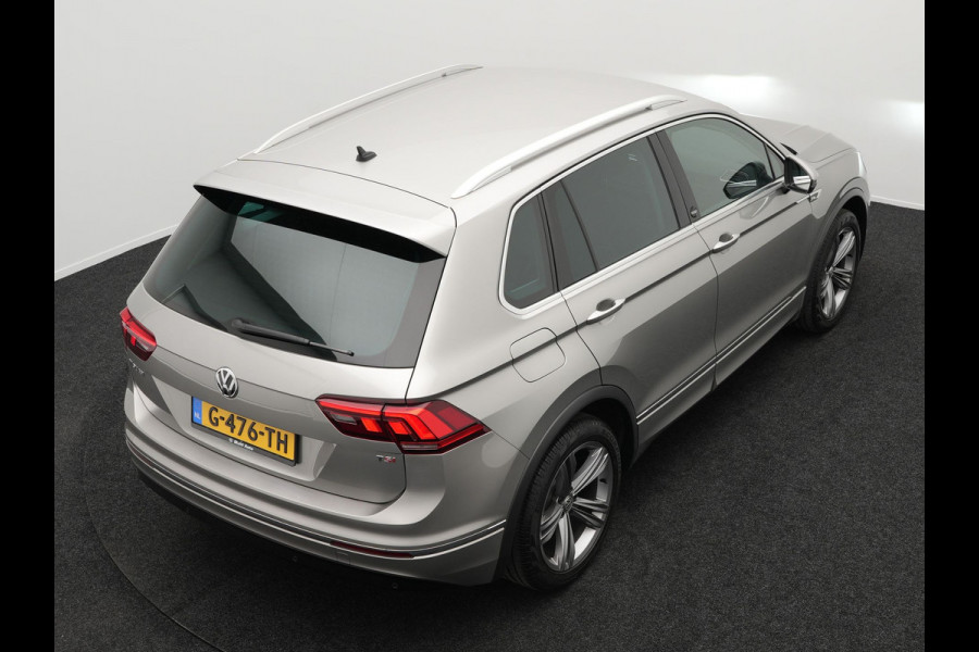Volkswagen Tiguan 1.4 TSI ACT Comfortline Business R 150pk DSG | Trekhaak af Fabriek | Adaptive Cruise | Apple Carplay | 19"L.M | LED Koplampen | Stoelverwarming | Navi Full Map |