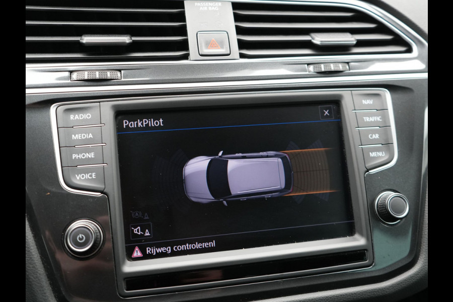 Volkswagen Tiguan 1.4 TSI ACT Comfortline Business R 150pk DSG | Trekhaak af Fabriek | Adaptive Cruise | Apple Carplay | 19"L.M | LED Koplampen | Stoelverwarming | Navi Full Map |