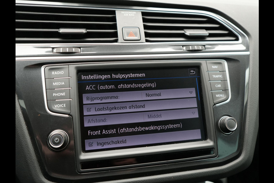 Volkswagen Tiguan 1.4 TSI ACT Comfortline Business R 150pk DSG | Trekhaak af Fabriek | Adaptive Cruise | Apple Carplay | 19"L.M | LED Koplampen | Stoelverwarming | Navi Full Map |